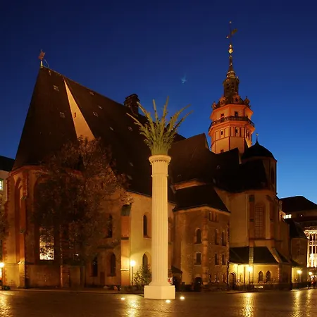 Holiday Garden Court City Centre 3*